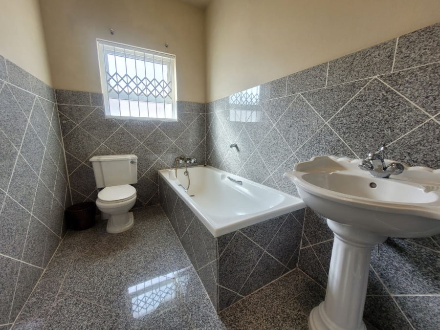 7 Bedroom Property for Sale in Kabeljauws Eastern Cape